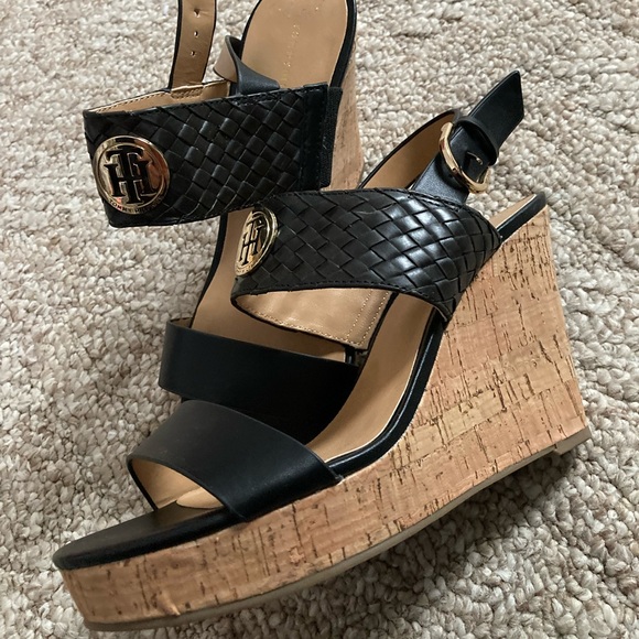 Tommy Hilfiger black wedges - Picture 4 of 5